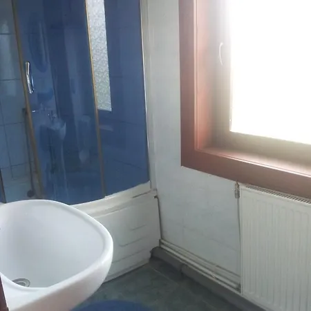 Shovkova Kosytsia Chata *